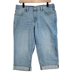 Levi's Women's 12 Light Wash Cuffed Denim Capri Jeans